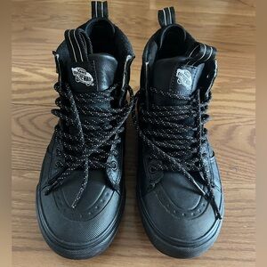 VANS Sk8-Hi MTE-2 Women’s Waterproof Insulated Black Shoes Boots Size 7